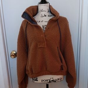 Universal Thread Tan Sherpa Pullover